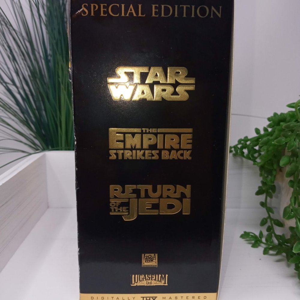 Special Edition Digitally Mastered Star Wars Trilogy VHS Box Set - Picture 7 of 8